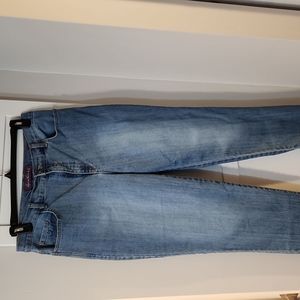 Gloria Vanderbilt. Blue "Amanda" jeans. 12